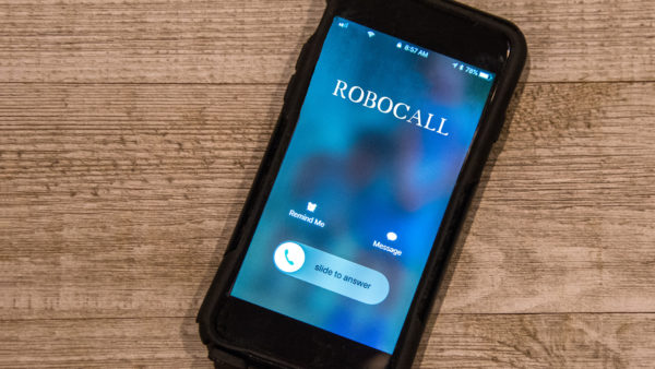 robocall-cellphone-stock